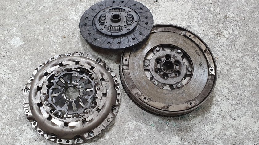 Kit ambreiaj volanta NOU AUDI A6 4F 2.0 tdi 6 trepte 2005 2006 2007 2008
