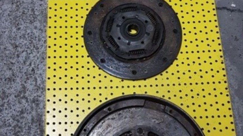 Kit ambreiaj Volkswagen Passat 1.9 tdi 028141