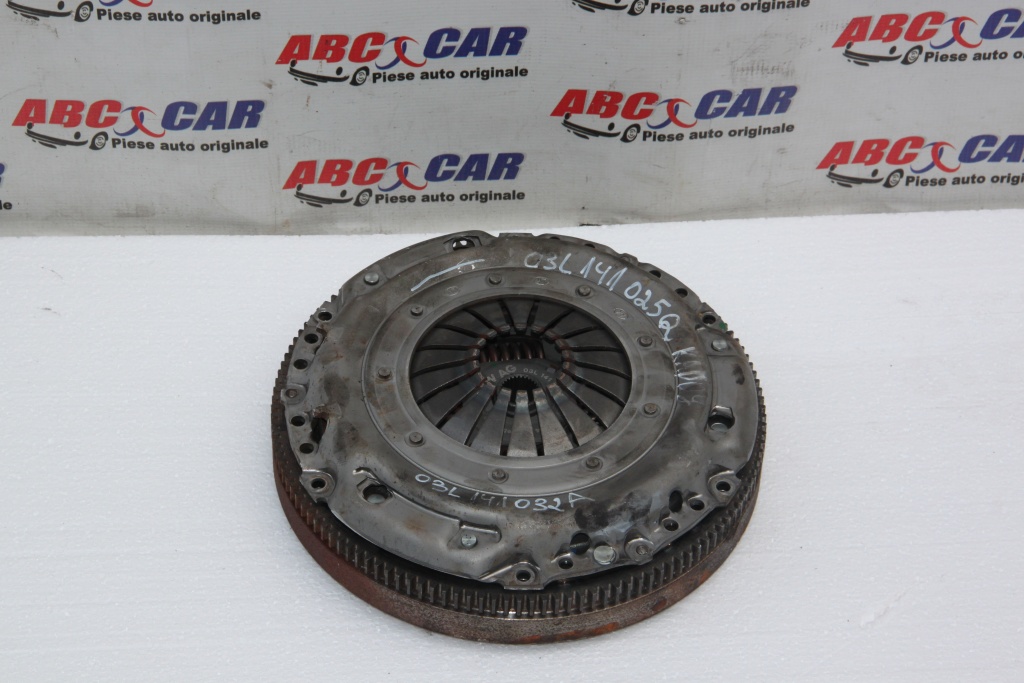 Kit ambreiaj VW Caddy 2K 1.6 TDI cod: 03L141032A / 03L141025Q model 2013