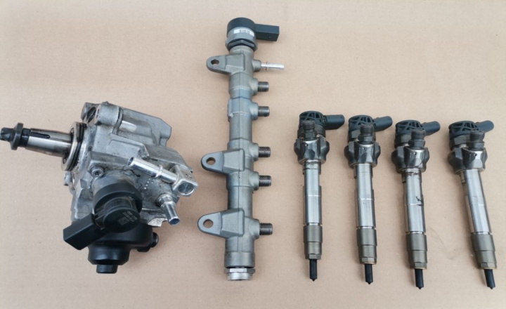 Kit injectie 2.0 d B47 044510743 BMW Seria 3 F30/F31/F34 [facelift] [2015 - 2020]