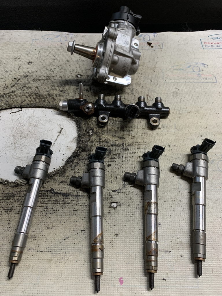 Kit injectie complet Dacia Duster 1.5 Motorina 2019, 167003606R / H8201636333