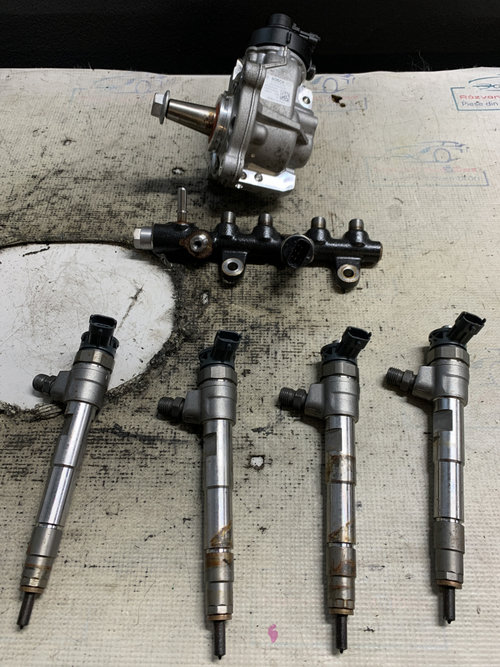 Kit injectie complet Dacia Duster 1.5 Motorina 2019, 167003606R / H8201636333