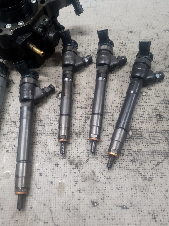 Kit injectie complet Nissan Qashqai 1.6 Motorina 2012, 175216420R / H1055367 / 0445110414 / H8201045496 / 167002972R