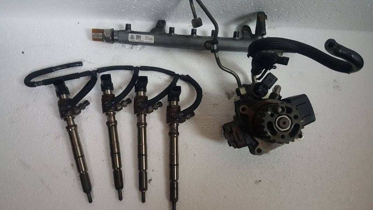 Kit injectie vw golf VI plus 1.6 tdi cayc 105 cai