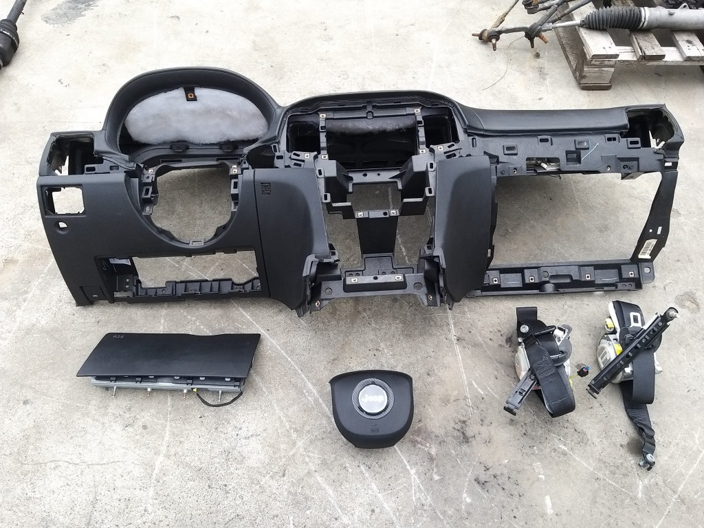 Kit plansa bord jeep grand cherokee 4 wk wk2 x85005301mr p1we131x9ac