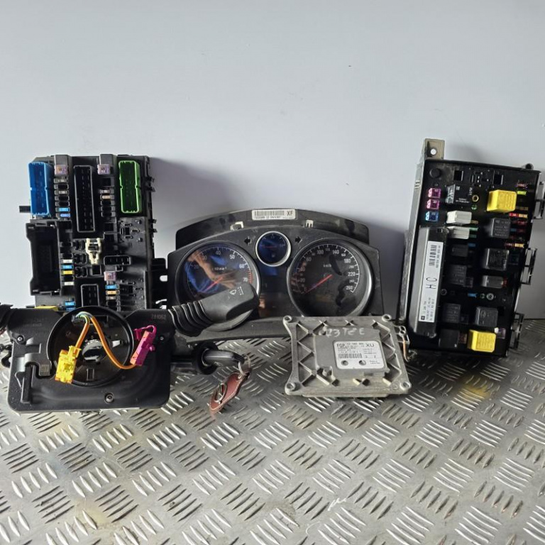 Kit pornire complet Opel Astra H 2004-2009 1.8 i 140 cp 103 kw panoramic OPC line Z18XER 12992406 XU