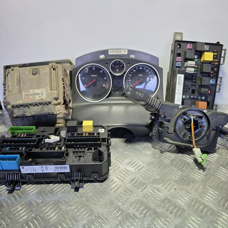 Kit pornire complet Opel Astra H GTC 2004-2007 1.7 cdti 74 kw 101 cp Z17DTH 55556829