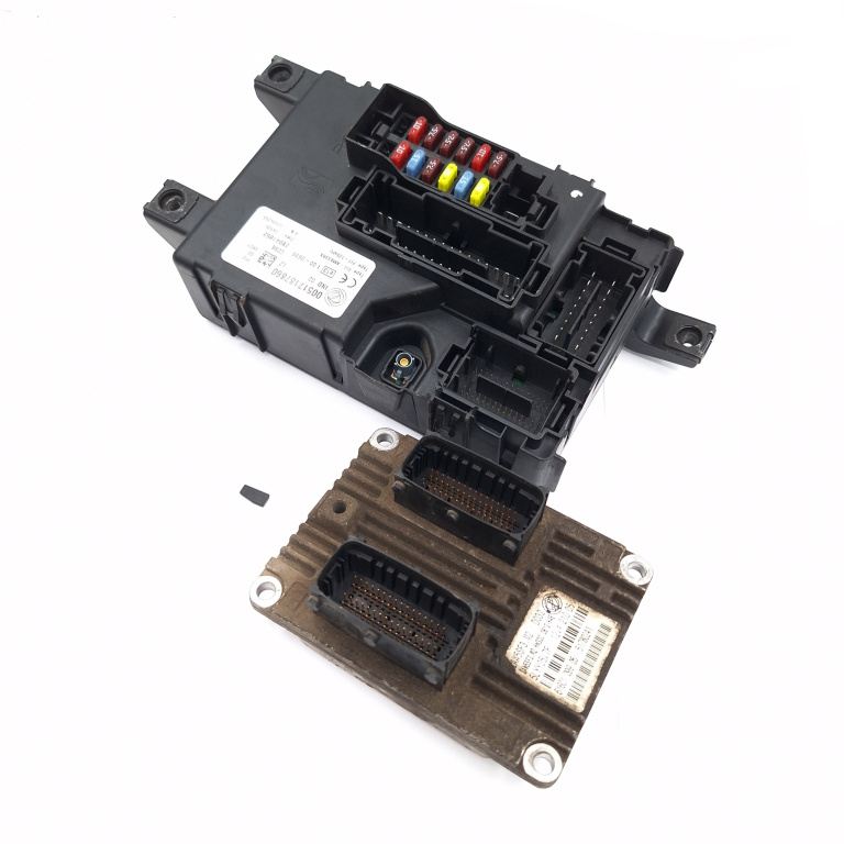 Kit Pornire Fiat Grande Punto (199) 2005-2012 1.4 350 A1.000 Benzina Calculator Motor Chip Cheie Panou Sigurante Iaw5Sf3, Iaw5Sf3M2, Iaw5Sf3 M2, 51780241, F1992764, 00517187860, 28041853, E13I000639, 51701537, 503001100300
