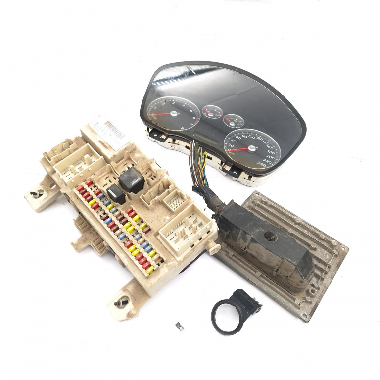Kit Pornire Ford Focus Mk 2 2005-2010 1.6 Hwda Benzina Calculator Motor Ceas Bord Imobilizator Panou Sigurante 4M5112A650Hg, 2S6T15607Bc, 3M5F10A855A1, 2S6T-15607-Bc, Vp2S6F-15607-Bc, S118934101, 260359125, 30S519100705, Vp2S6F15607Bc, Ern584Jp, 3M5F