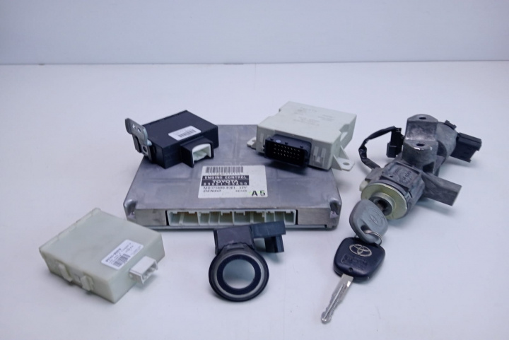 Kit pornire motor 2.0 89661-05A50 Toyota Avensis 2 T25 [2002 - 2006]