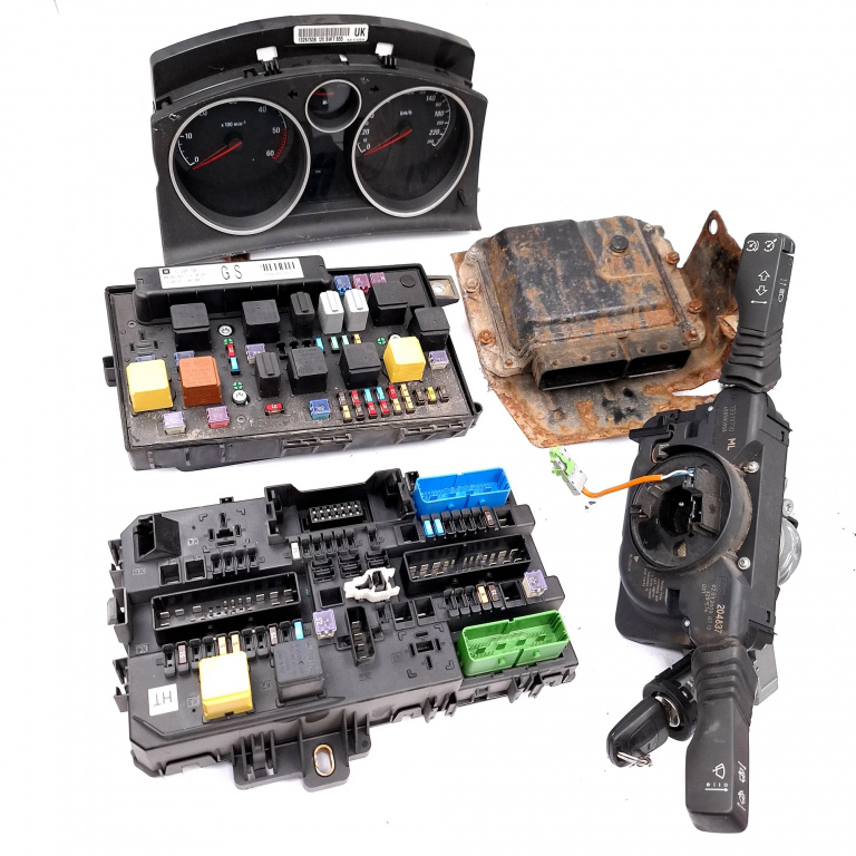 Kit Pornire Opel Astra H 2004-2012 1.7 Cdti Z 17 Dtr Motorina Calculator Confort Calculator Motor Ceas Bord Panou Sigurante 13222173, 13206746, 13313710, 498990969, 13267536, 3291576, 204837 Valeo/Siemens Vdo
