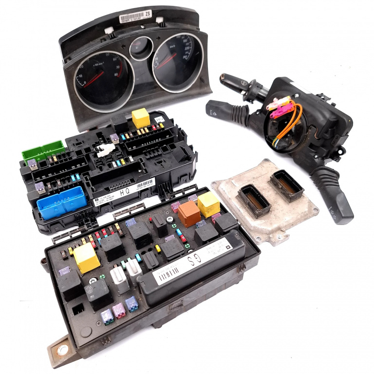 Kit Pornire Opel Zafira B 2005-2014 1.8 Z 18 Xer Benzina Calculator Motor Ceas Bord Panou Sigurante 12992406, S0600115Xu, 5Wk9395, 6111011182, 0656101C, 13225979, 13250224, 498990969, 1839836, 13220831, 5Dk00866953, 13206746, 5Dk00866852, A2C53164392