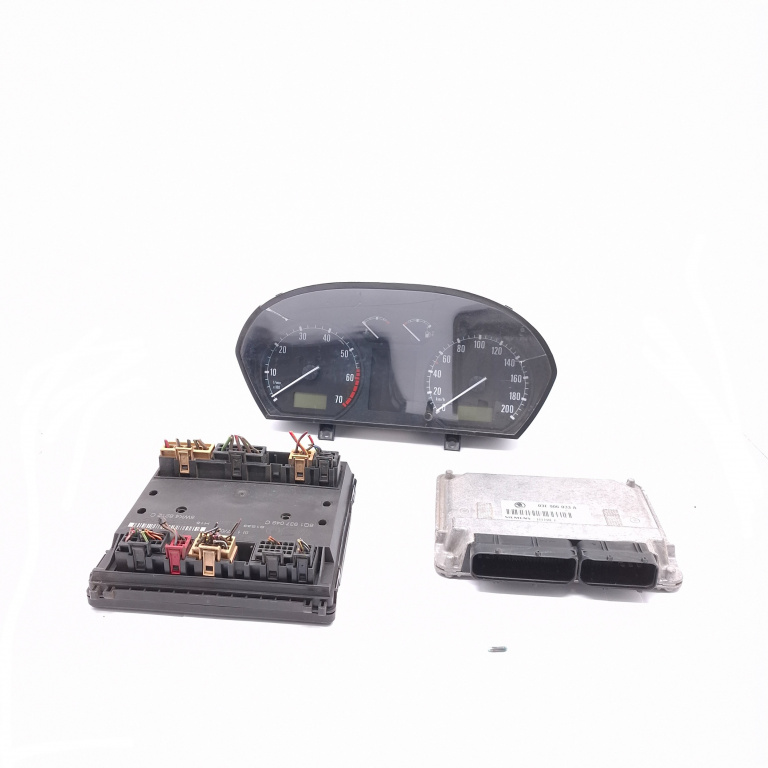 Kit Pornire Skoda Fabia 1 1999-2007 1.2 Azq Benzina Calculator Motor Ceas Bord Panou Sigurante 03E906033A, 6Y0920880M, 6Q1937049C, 5Wp4012007, 5Wk48212C, 3Pe4672, 110080253001, 327305, 88311298 Siemens