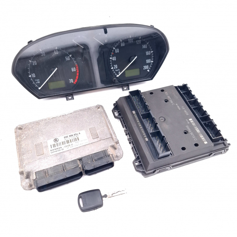 Kit Pornire Skoda Fabia 1 1999-2007 1.2 Azq Benzina 03E906033A, 6Q1937049C, 5Wk48212C, 5Wp4012005, 6Y0920880M, 3Pe4672, 110080253001, 88311298 Siemens