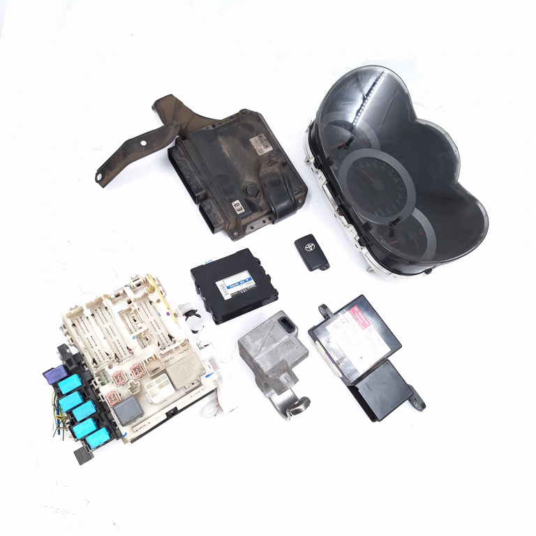 Kit Pornire Toyota Rav 4 Mk 3 2006-2016 2.2 D-4D 4Wd 2Ad-Ftv Motorina Blocator Coloana Volan Calculator Motor Ceas Bord Contact Cu Cheie Panou Sigurante 8966142C10, 1758007743, 8963042010,  , 8930042020, 2326000092, 10022699, 97I012026, Etc0