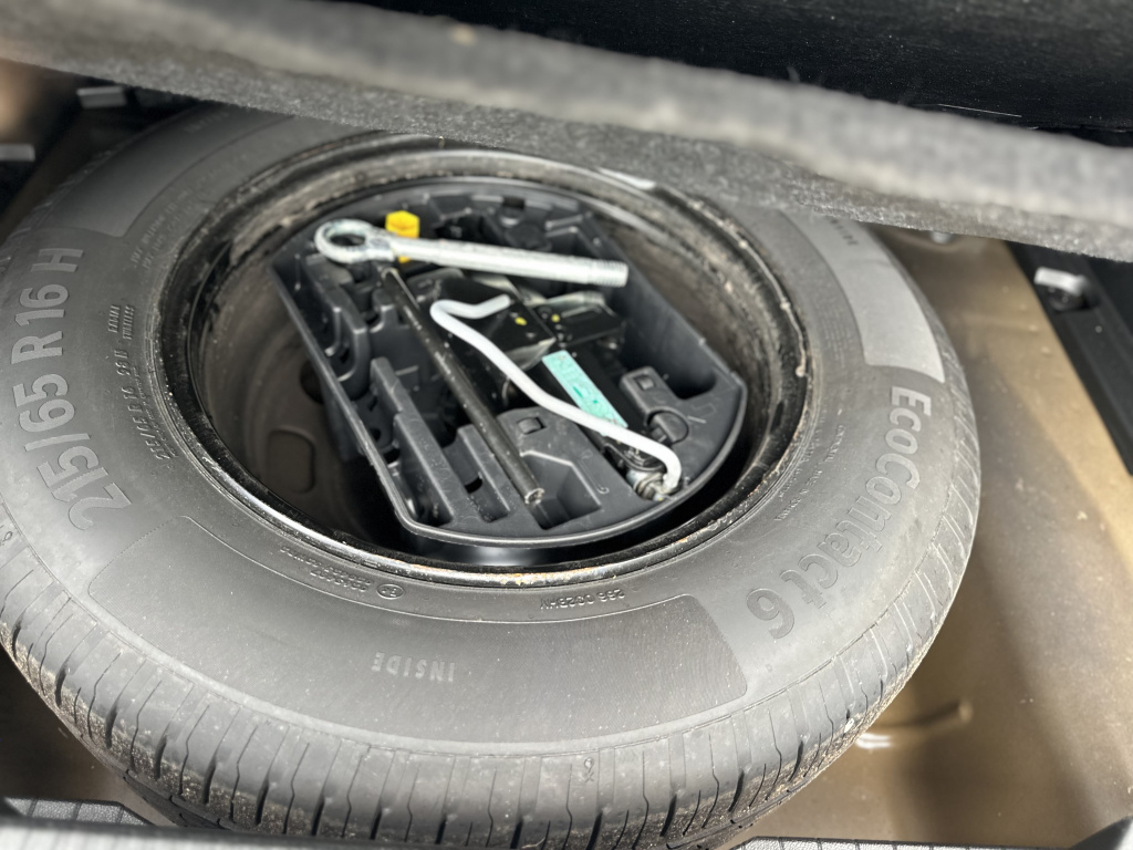 Kit roata de rezerva Peugeot 2008 1.2 Benzina 2024, 215/65 R16 H