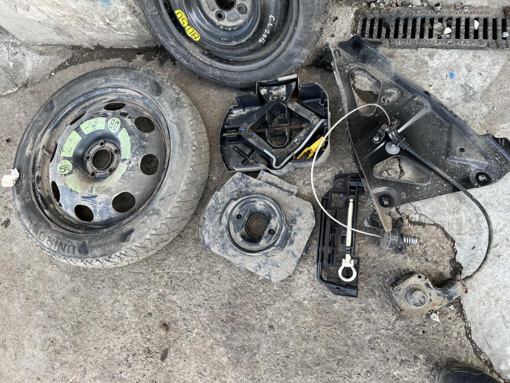 Kit roata de rezerva Peugeot 5008 1.5 Motorina 2020, 135/80R18