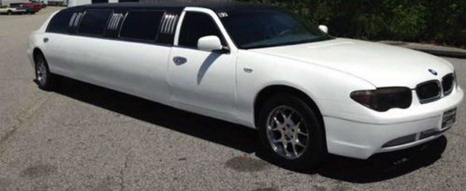 (Kitsch) Tuning de America: O limuzina Lincoln se crede... BMW Seria 7 (Kitsch) Tuning de America: O limuzina Lincoln se crede... BMW Seria 7