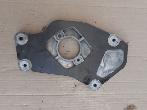 KJ1148 SUPORT ALUMINIU POMPA SERVOFRANA VOLAN STANGA JEEP CHEROKEE KJ 2001 ~ 2008 52128730AA 47896