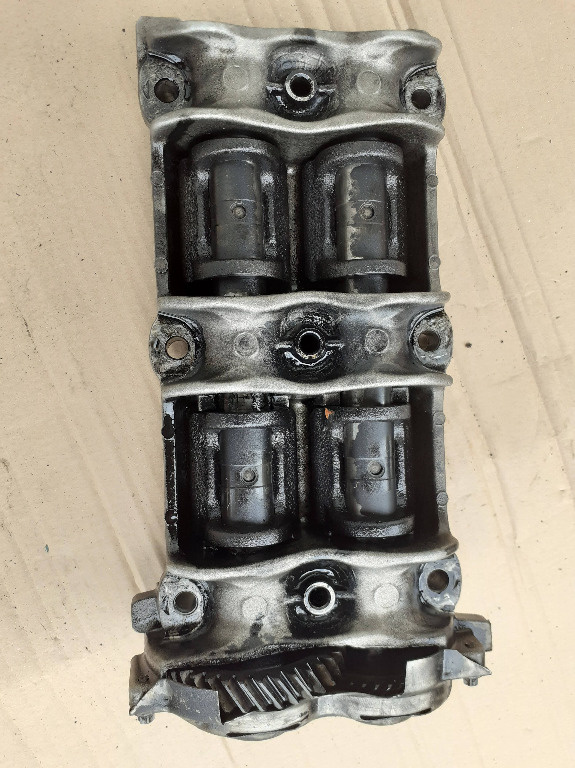 KJ1208 BALANSIER AMESTECATOR ULEI BAIE JEEP CHEROKEE 2.8 / 2.5 KJ