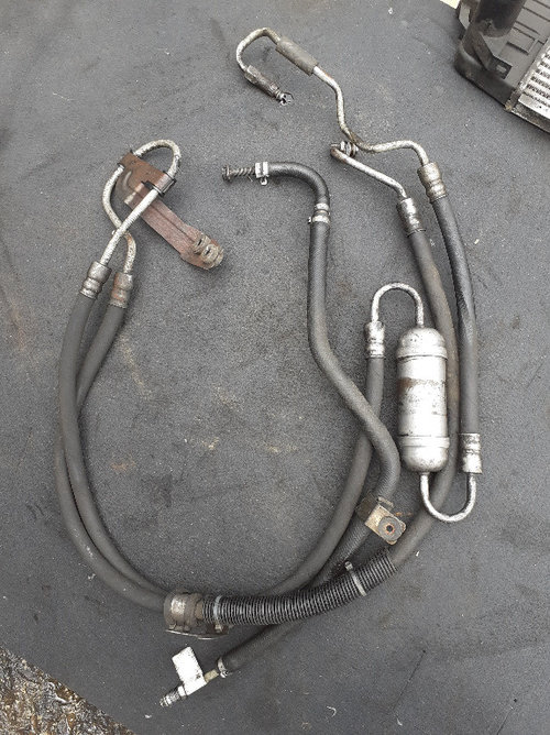KJ1247 SET 2 Furtunuri CONDUCTE LICHID SERVO DIRECTIE CASETA POMPA 2.8 UK JEEP CHEROKEE KJ52088928AG...