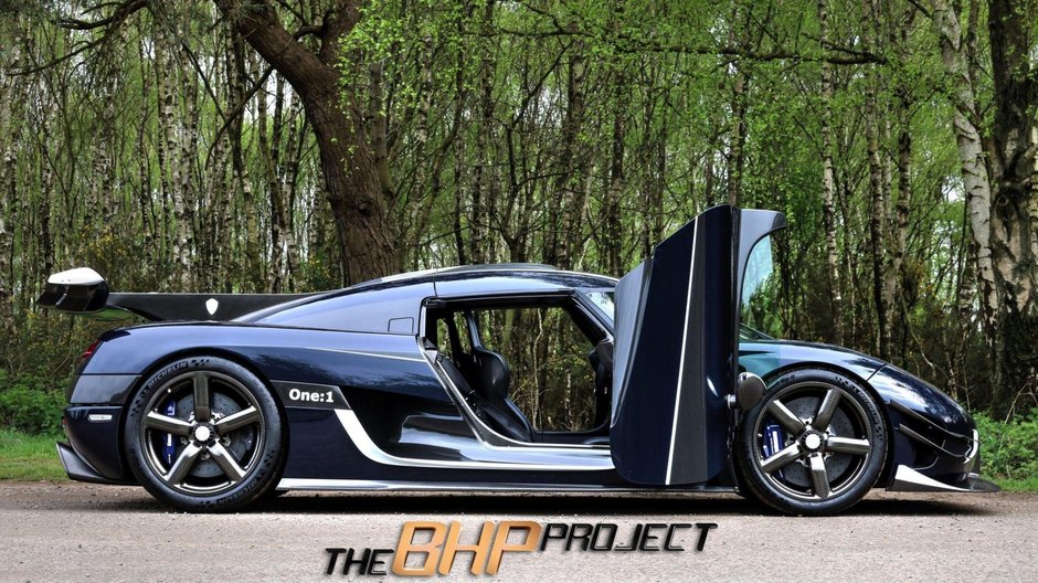 Koenigsegg One:1 cu volan pe dreapta