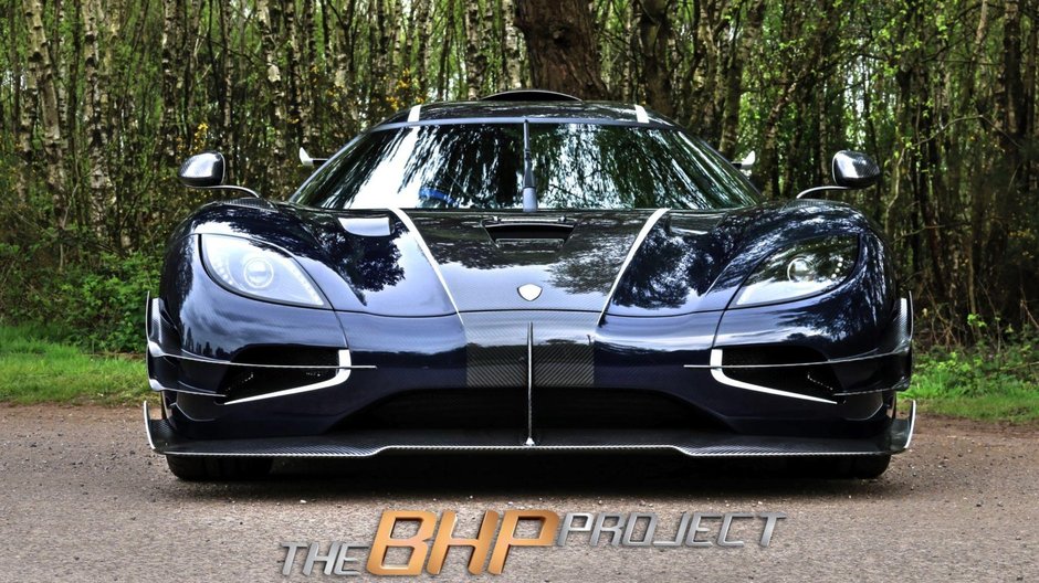 Koenigsegg One:1 cu volan pe dreapta