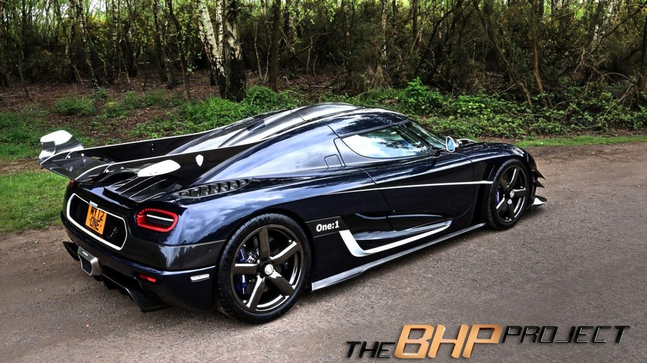 Koenigsegg One:1 cu volan pe dreapta