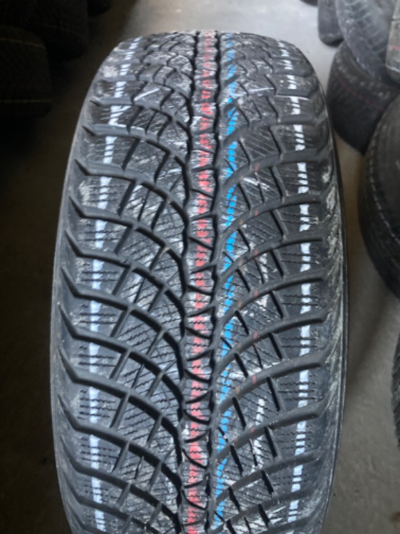 KUMHO Set 4 buc 215/55 R17 M+S Dot 2016