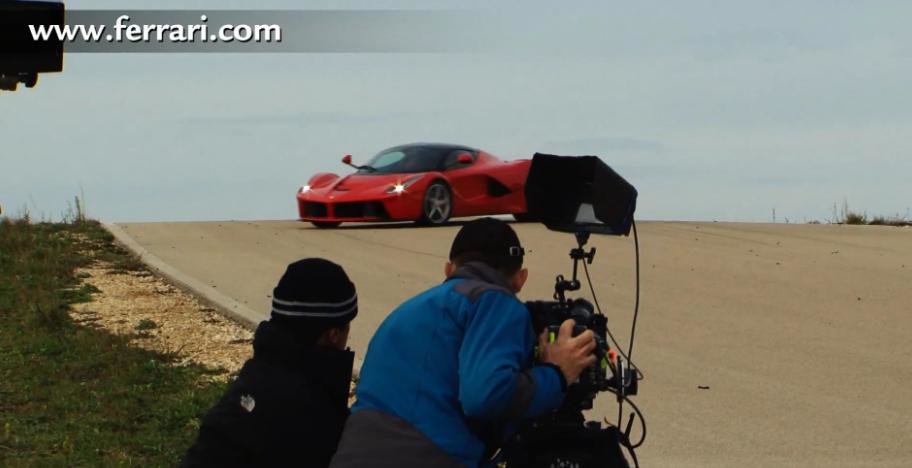 La Ferrari joaca intr-un film de prezentare. Imagini din culise.