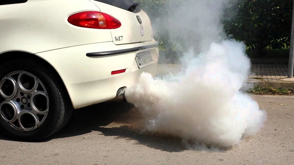 La Iasi, masinile care scot fum sunt inregistrate de Politia Locala si 'turnate' la RAR