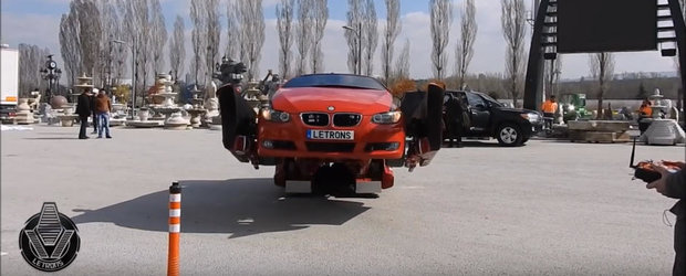 La prima vedere pare un BMW Seria 3 normal. Asta pana cand se TRANSFORMA!