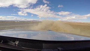 La un pas de dezastru: Soferul unui GT-R pierde controlul la 350+ km/h