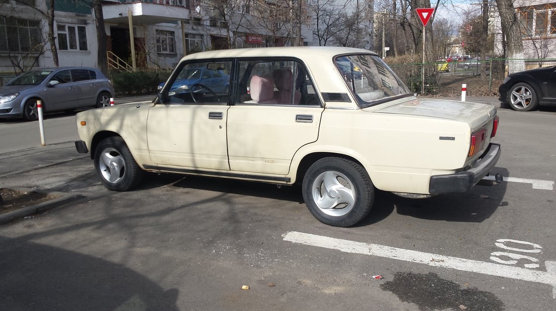 Lada 2105 1300 1988