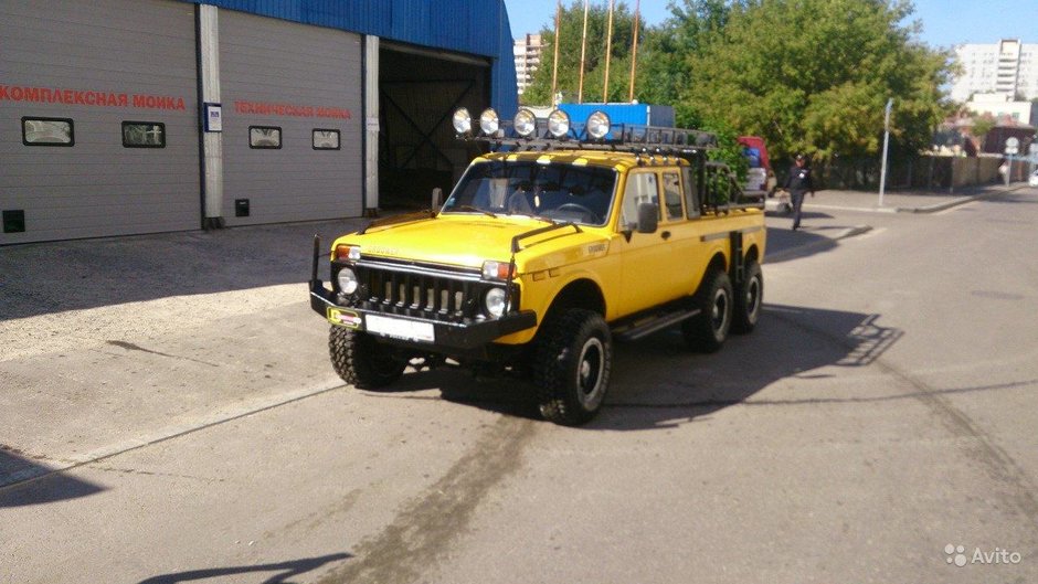 Lada Niva 6x6