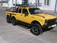 Lada Niva 6x6