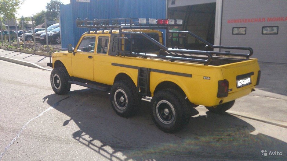 Lada Niva 6x6