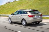 Lada Vesta SW si Vesta SW Cross