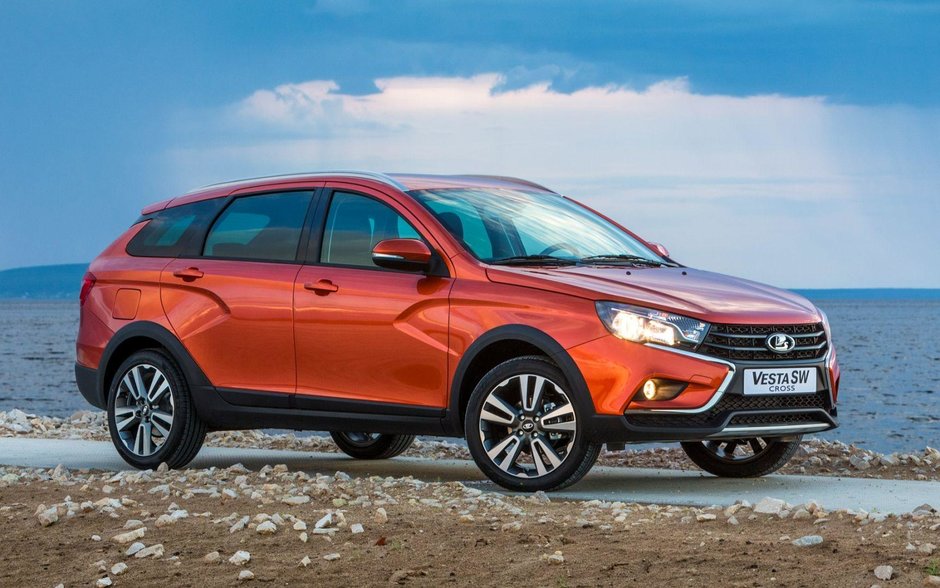 Lada Vesta SW si Vesta SW Cross