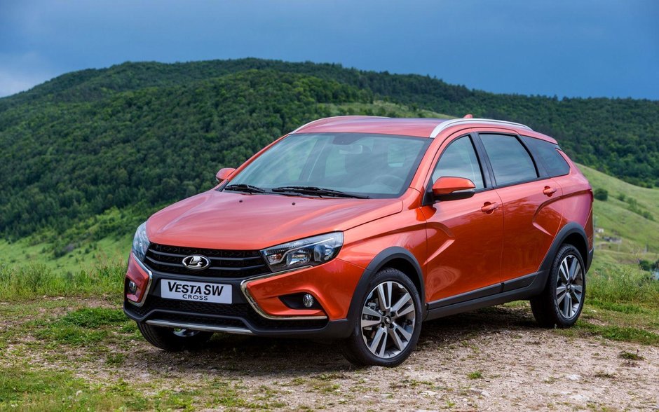 Lada Vesta SW si Vesta SW Cross