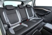 Lada Vesta SW si Vesta SW Cross