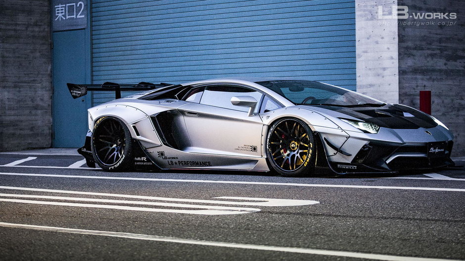 Lamborghini Aventador by Liberty Walk