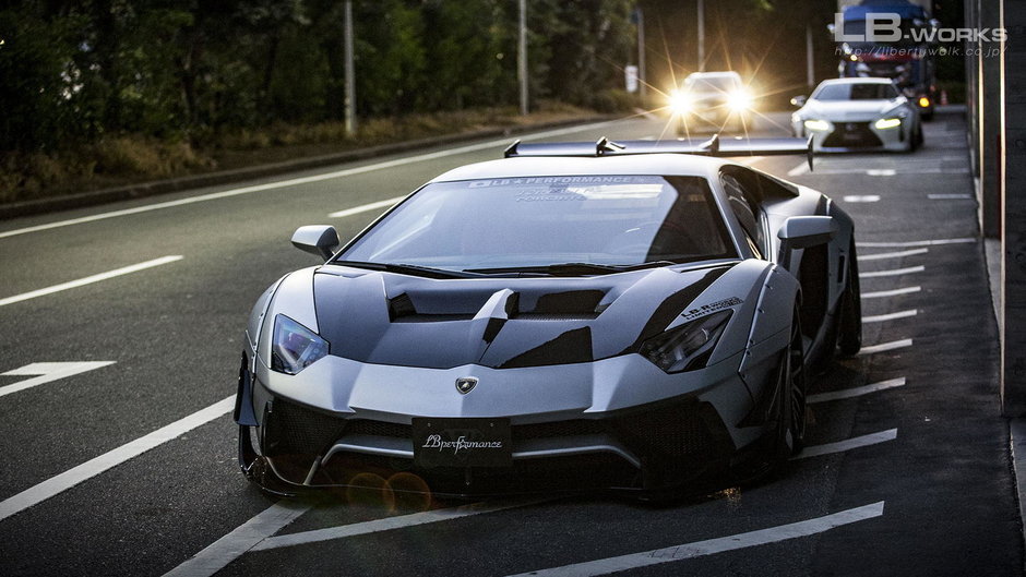 Lamborghini Aventador by Liberty Walk