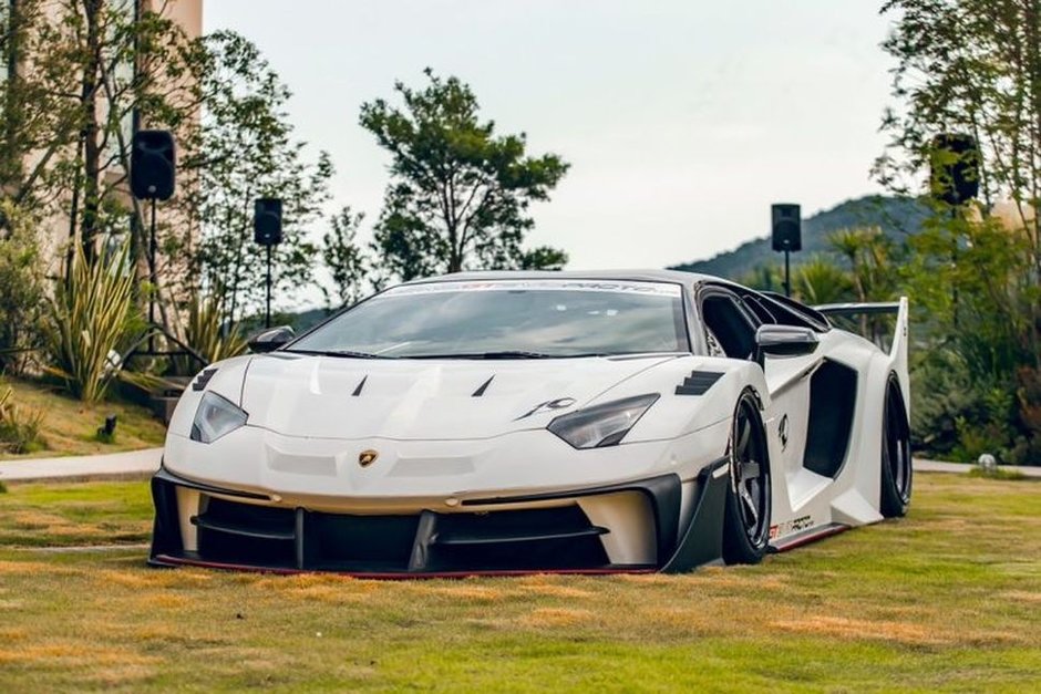 Lamborghini Aventador de la Liberty Walk