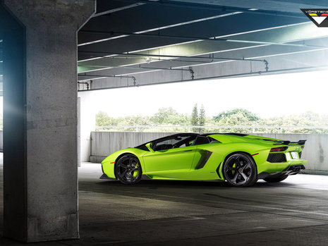 Lamborghini Aventador LP700-4 Roadster by Vorsteiner