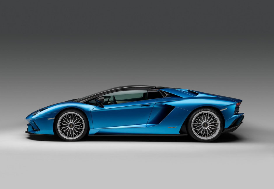 Lamborghini Aventador S Roadster