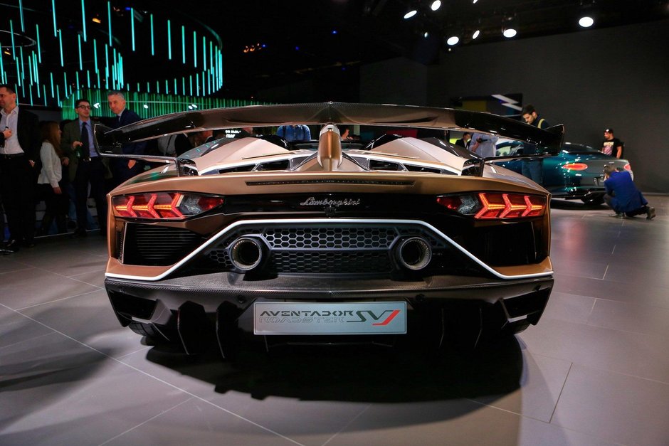 Lamborghini Aventador SVJ Roadster