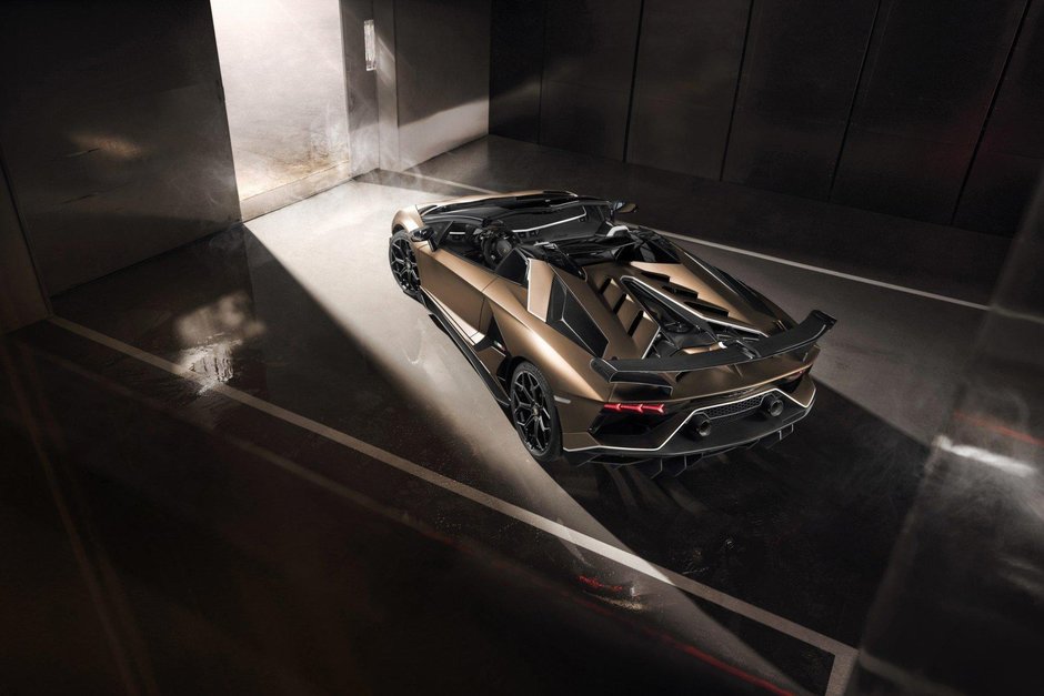 Lamborghini Aventador SVJ Roadster