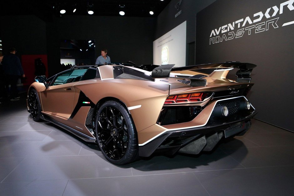 Lamborghini Aventador SVJ Roadster