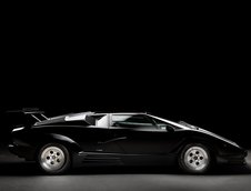 Lamborghini Countach 25th Anniversary Edition cu 0 km la bord